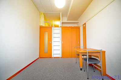 【洋室】 | ユニ | じゅうたん貼り