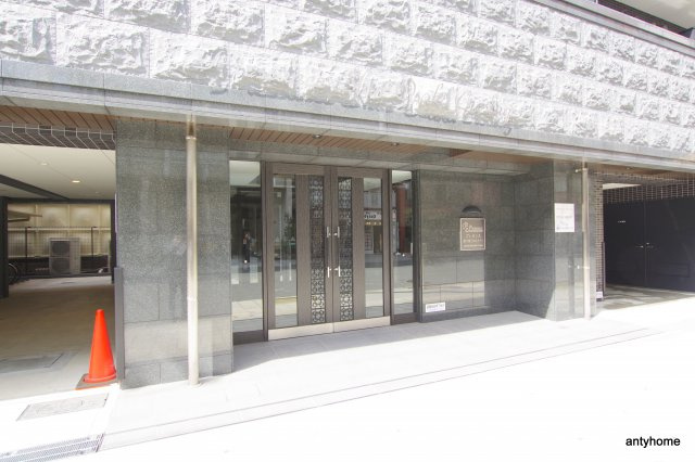 プレサンス新大阪クロステージ　仲介手数料無料のエントランス