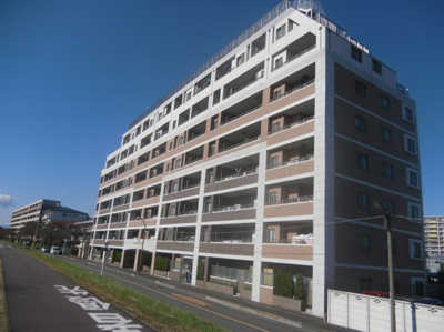 【外観】 | シーズガーデン府中多摩川 | 駅徒歩６分、スーパーも近く便利な立地です。