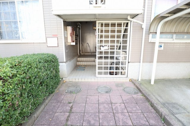 プールアネックスのエントランス