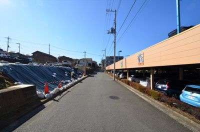 【前面道路含む現地写真】 | 北山田３丁目 ２区画売地