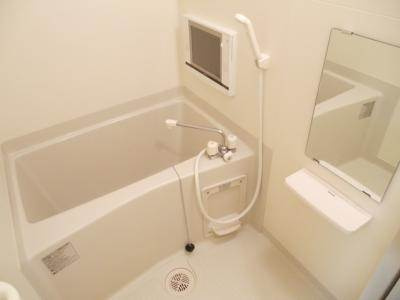 Stable三条大宮（ステーブル三条大宮）の浴室|浴室乾燥機能付き