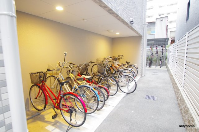 エスリード京橋3番館　仲介手数料無料の駐車場