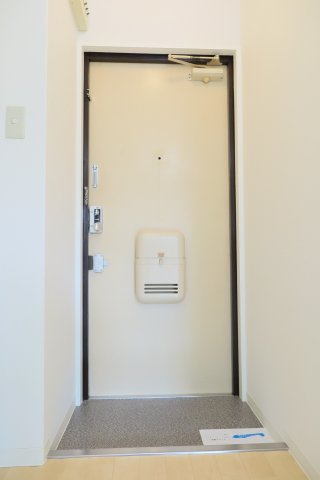シャンクレール南堀江の玄関