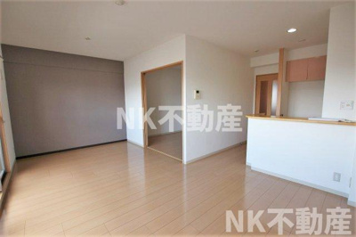 【居間・リビング】 | ソリエベーネ（高井田賃貸） | ゆったり過ごせる居間です