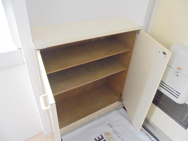 ヴィラ中山Ｃ棟の玄関