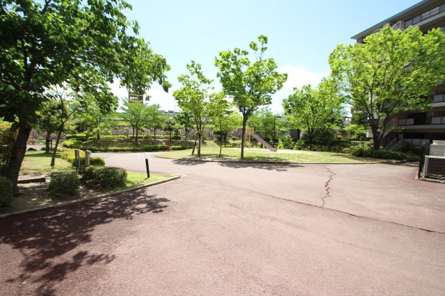 ランディア桃花台３番館　のその他共用部分|敷地内公園