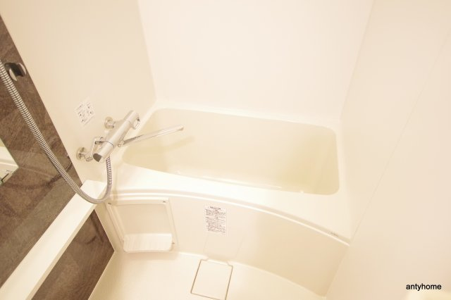 エスリード難波ザ・ファースト　仲介手数料無料の浴室