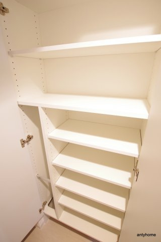 エスリード難波ザ・ファースト　仲介手数料無料の収納