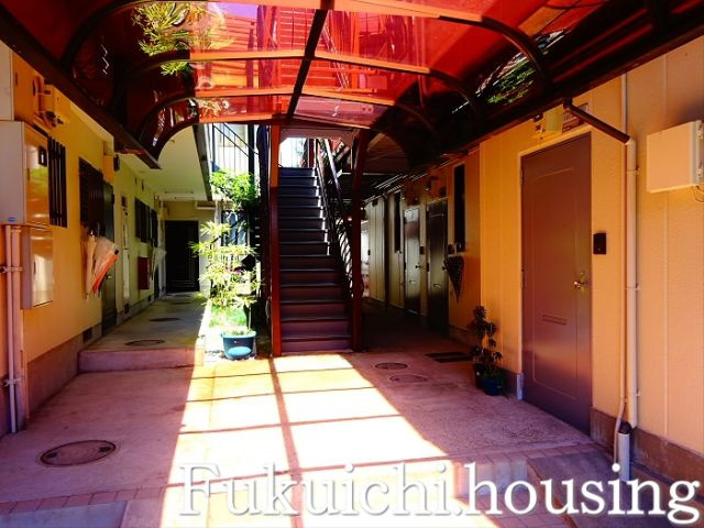 カステル池田のエントランス