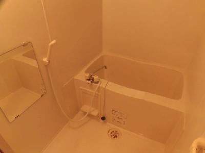 プレゼンス堀川の浴室