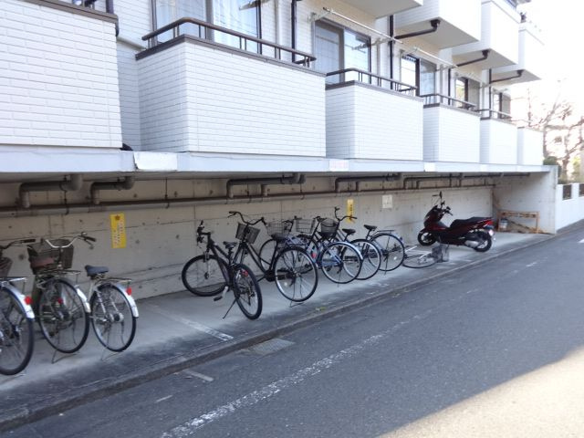 Ｙ’Ｓヴィラのその他共用部分|大型バイクも無料