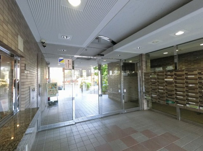 【その他共用部分】 | レクセル新子安 | 防犯面でも安心のオートロック付。