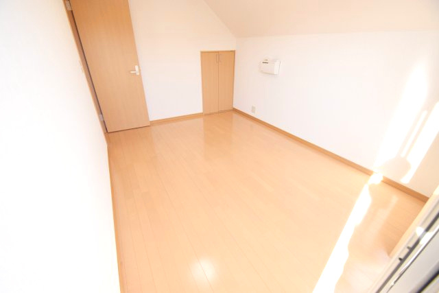 【寝室】 | 落ち着いて過ごせるお部屋なので、寝室にいかがでしょうか