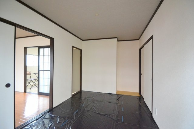 タウニィー笹口の和室