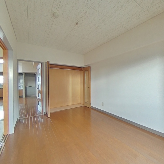 吉田グリーンハイツⅡの居間・リビング