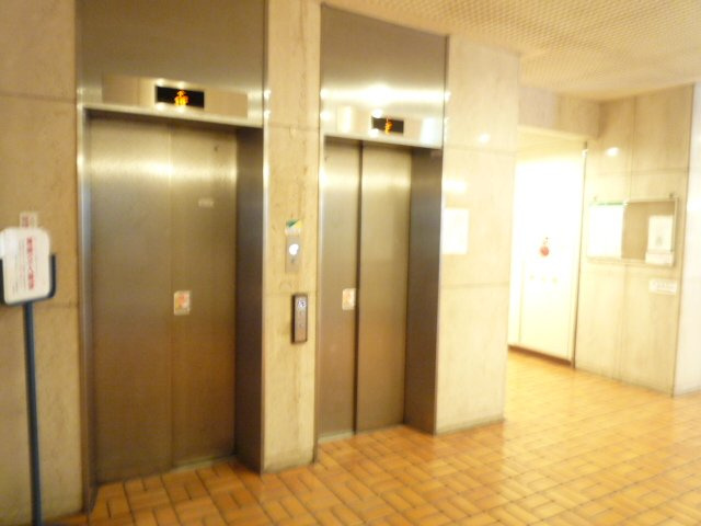 朝日九段マンションのその他共用部分|エレベーター前