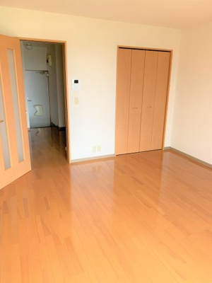 【洋室】 | マンションエミネント | コンパクトで使いやすい洋室です