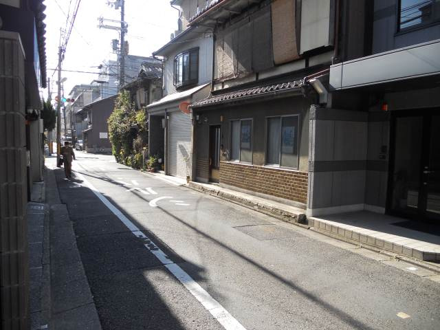 アドバンス京都烏丸グルーブの周辺|前面道路