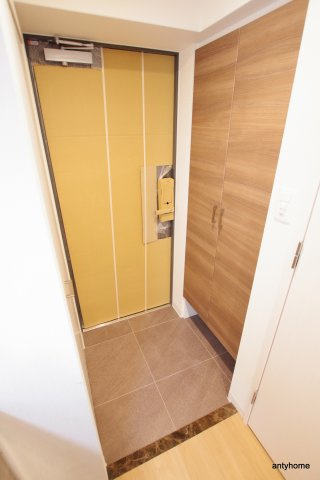 エスリード難波ザ・アーク　仲介手数料無料の玄関