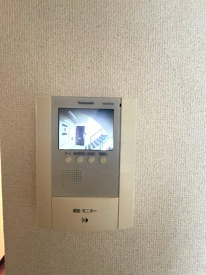 【セキュリティ】 | コーポラス坂本 | 防犯対策に有効なカメラ付きインターホン！突然の来客にもバッチリ対応できちゃいます☆