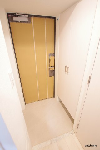 エスリード難波ザ・アーク　仲介手数料無料の玄関