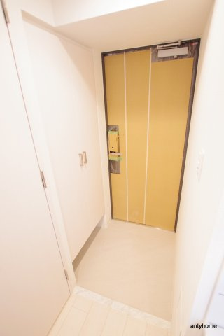 エスリード難波ザ・アーク　仲介手数料無料の玄関