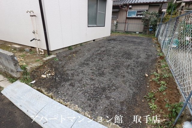 青柳戸建αの駐車場