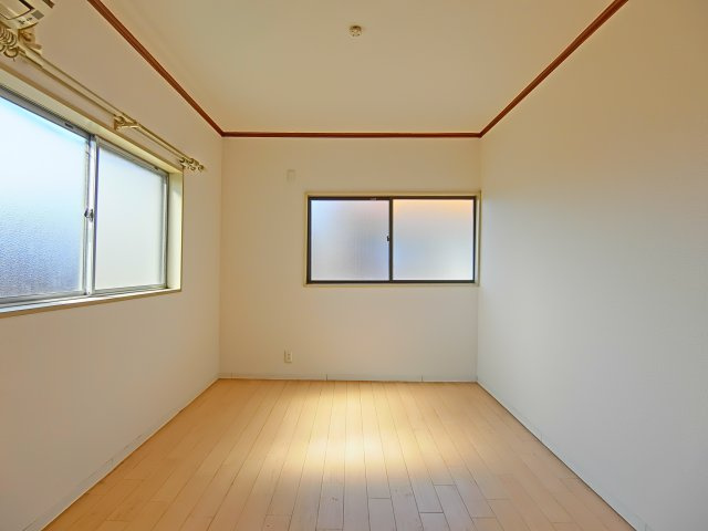 錦織南2丁目貸家の居間・リビング