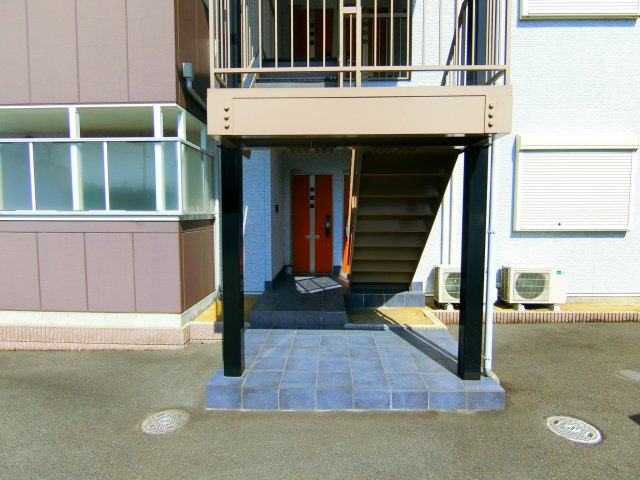 ヴィアベルデアネックスのエントランス