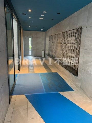プレサンス上町台筆ヶ崎NORTH（プレサンスウエマチダイフデガサキノース）　BRAVI不動産のロビー|【プレサンス上町台筆ヶ崎ノース】ゆとりのあるロビーです