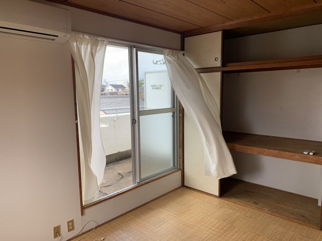 あすなろマンションの洋室|明るい洋室です