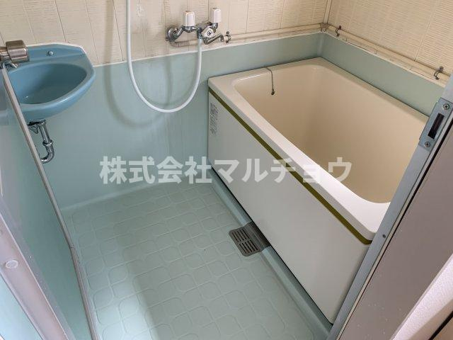 あすなろマンションの浴室|コンパクトで使いやすいお風呂です