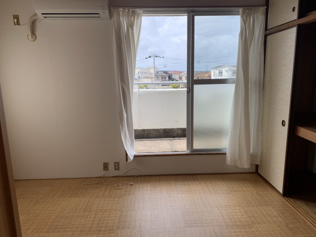 あすなろマンションの洋室|ゆったりした洋室です