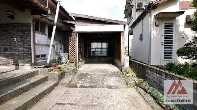 荒木町下荒木中古の駐車場