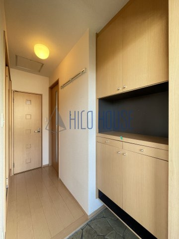 オークガーデンMの玄関