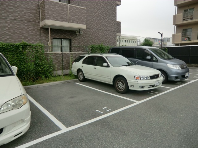 ボヌールみてじまの駐車場