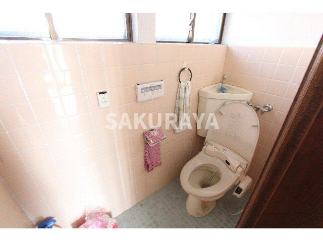 足利市西砂原後町の一戸建てのトイレ