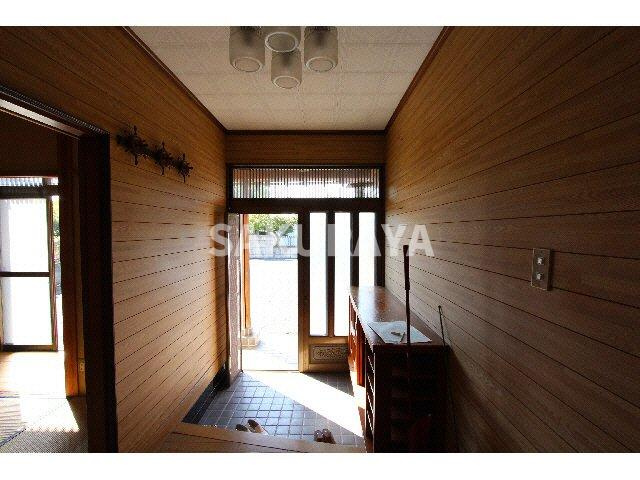 足利市西砂原後町の一戸建ての玄関