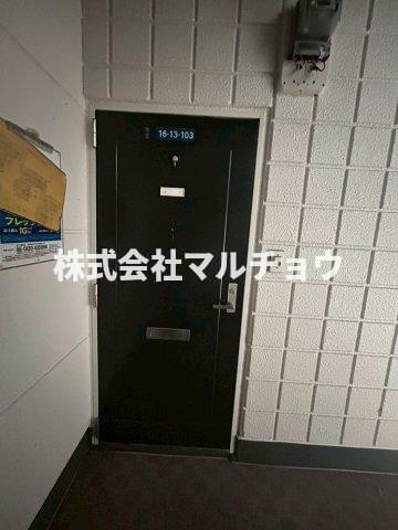 マンションスカイピアの玄関|収納もある玄関です