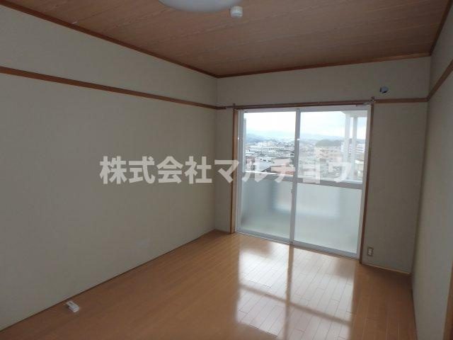 マンションスカイピアの洋室|落ち着いた色調の洋室です