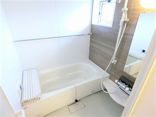 フローラ昭島の浴室|※同建物別部屋イメージです※