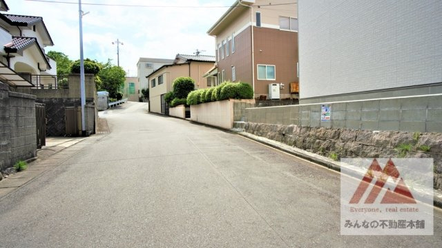 八女郡広川町大字新代の新築一戸建の前面道路含む現地写真|北側道路です。
