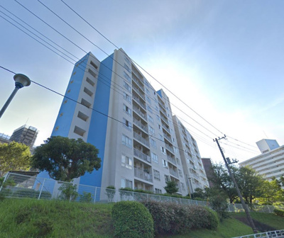 【外観】 | 野庭団地608-7号棟 | 市営地下鉄ブルーライン「上永谷」駅徒歩16分の好立地。
団地タイプのビッグコミュニティーで管理体制も良好です。