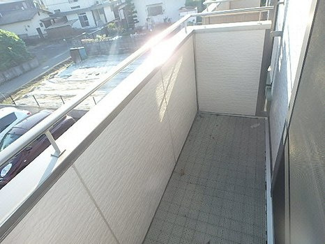 熊本市南区田迎３丁目のアパートのバルコニー