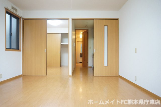熊本市南区田迎３丁目のアパートの居間・リビング|※現況優先