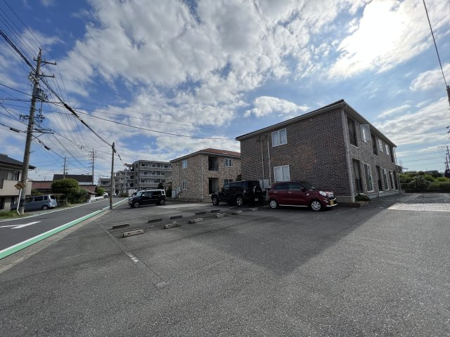 コモンステージの駐車場