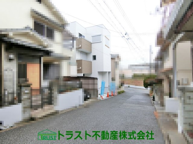 神戸市垂水区名谷町室山　新築戸建の前面道路含む現地写真