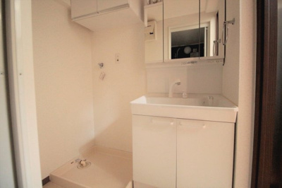 【独立洗面台】 | アートビップ新千葉 | 三面鏡付洗面台です♪