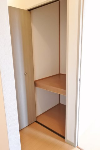 エミグランド新茂原Ａの収納